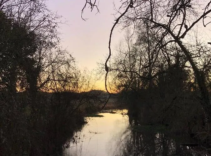 بيت للعطل La Roulotte Du Moulin De Palet *